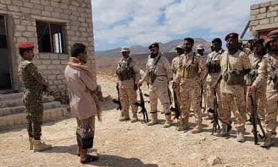 قائد لواء الأحقاف يقوم بزيارة معايدة للنقاط العسكرية الشرقية التابعة للواء ويشيد بجاهزية وانضباط الأبطال المرابطين
