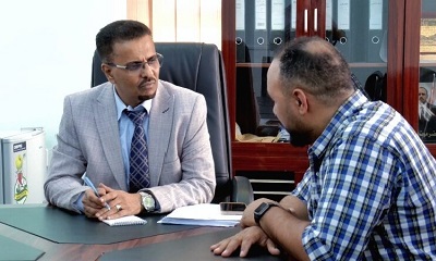 الأمين العام للمجلس المحلي بحضرموت يلتقي منظّمي مختبر الابتكار الاجتماعي