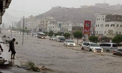 تسجيل حالة وفاة وأضرار بالأراضي الزراعية والطرقات والكهرباء والمياه جراء المنخفض الجوي في حضرموت
