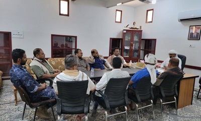 مدير عام شبام يعقد اجتماعًا طارئًا لمستجدات المنخفض الجوي ويتفقد المخلفات الأولية إنهيار منزل في شبام التاريخية