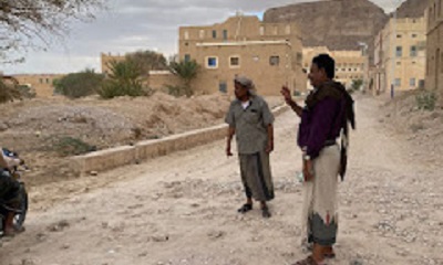 المدير العام لمديرية حريضة الجعيدي يتفقد الشوارع الداخلية في العاصمة ويوجه إزالة مخلفات المنخفض