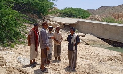 مدير عام مديرية الريدة وقصيعر يدشن العمل بمشروع اصلاح جسر معبر