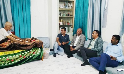 محافظ حضرموت يطمئن على صحة الكابتن فضل اليافعي ويوجّه الأمين العام بتقديم الرعاية والدعم اللازم لاستكمال علاجه