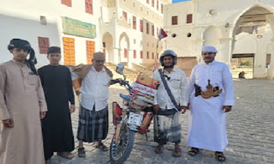 الرحال الشاب الشيخ علي ثوابه يصل مدينة شبام حضرموت ويطلع على معالم المدينه