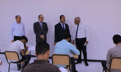 الوكيل العامري يدشن الامتحانات النهائية بكلية المجتمع بسيئون