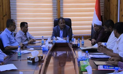 لجنة المناقصات بوادي حضرموت تناقش عدد من القضايا المتعلقة بالمشاريع الخدمية