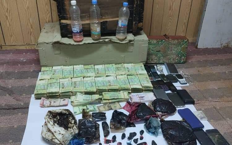 إدارة مكافحة المخدرات بالديس الشرقية تضبط شخصين من عصابة لترويج المخدرات