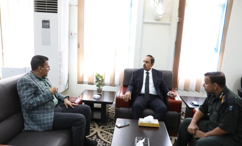 محافظ حضرموت يوجه بتعزيز اليقظة والتعامل بحزم مع مزعزي الأمن