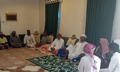 قيادة السلطة المحلية بمديرية السوم يؤدون واجب العزاء في بيت الفقيد هادف صالح المنهالي بمنطقة ضبعات