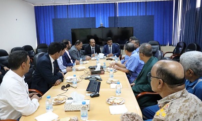 وزير النفط ومحافظ حضرموت يطلعان على سير العمل بشركة بترومسيلة وسبل تعزيز كهرباء الوادي