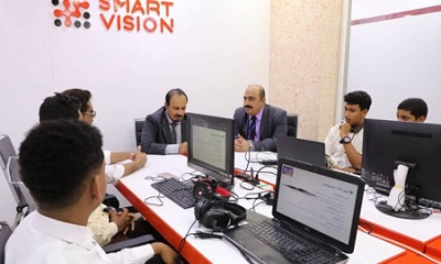 المحافظ بن ماضي يطلع على سير برامج المعسكر الخليجي لتوظيف الذكاء الاصطناعي في التعليم بمشاركة 10 طلاب من حضرموت