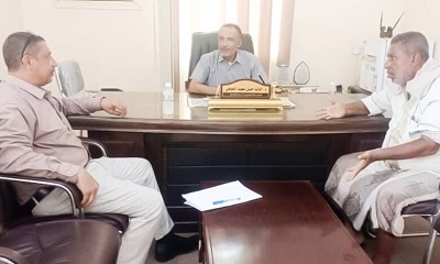 مدير عام بروم ميفع يناقش مع مدير قطاع النظافة والتحسين بالمحافظة العديد من الجوانب المهمة بالمديرية