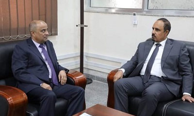 محافظ حضرموت ووزير المالية يبحثان الملف المالي واستحقاقات المحافظة