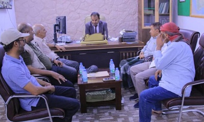 الوكيل العامري يوجه بسرعة انجاز مشروع سفلتة شوارع مدينة سيئون ويقف امام معوقات استكمال المشروع