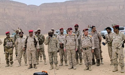 قائد المنطقة العسكرية الأولى يزور قوات درع الوطن ويشيد بجاهزيتها وقدرات منتسبيها
