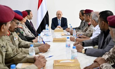 رئيس مجلس القيادة يجتمع بقيادة اللجنة الأمنية في حضرموت