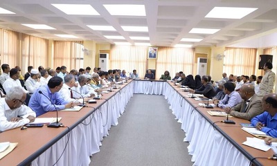 السلطة المحلية بحضرموت تؤكد في بيان لها مواقفها الراسخة في دعم توحيد الكلمة والصف للمطالبة بحقوق حضرموت