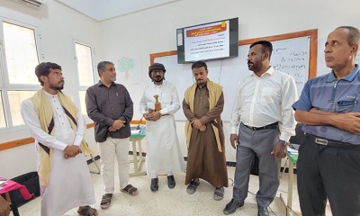 مدير عام شبام يزور مخيّم الدورة التدريبية لدليل برنامج الدعم النفسي الاجتماعي التربوي لمعلمي ومعلمات مدرسة السيدة عائشة بالحوطة