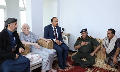 محافظ حضرموت يطمئن على صحة عضو مجلس الشورى الحكم صالح علي بن ثابت النهدي