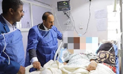 محافظ حضرموت يطمئن على الحالة الصحية للعلّامة علي بن سالم بكيّر