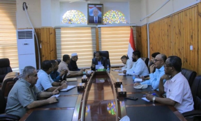  في اجتماعها برئاسة وكيل المحافظة لجنة المناقصات تقر اعتماد عدد من المشاريع