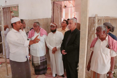 مدير عام سيئون يتفقد الأعمال الجارية بمشروع إعادة ترميم جامع بور الأثري  بمديرية سيئون.