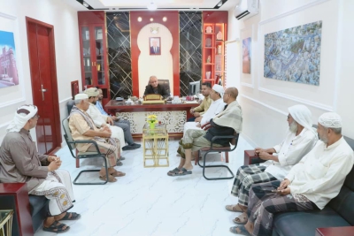 مدير عام سيئون يبحث السبل الممكنة في ضبط معايير وأوزان الذهب والحد من التلاعب به باسواق المديرية.