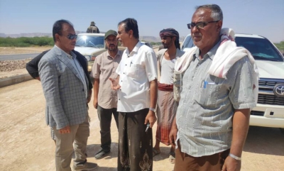 الوكيل العامري يتفقد الاعمال الجارية بالخط المزدوج العنين – العقاد بمديرية القطن 