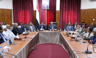 محافظ حضرموت يرأس اجتماعًا استثنائيًا للمكتب التنفيذي بوادي وصحراء حضرموت