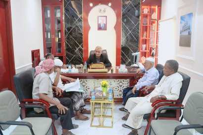 محلي مديرية سيئون يناقش تصورات مشاريع البرنامج الإستثماري  للمديرية للعام 2025م