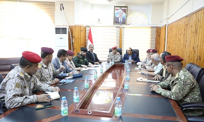 محافظ حضرموت ووزير الدفاع يرأسان بسيئون اجتماعًا للجنة الأمنية بالمحافظة اللجنة الأمنية تدين الحادث الإرهابي الجبان