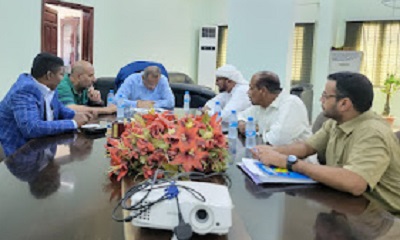 مدير عام شبام يبحث مع وكيل الشؤون الفنية بالمحافظة آلية تنفيذ مشاريع الرصف والخط الاسعافي بالمديرية