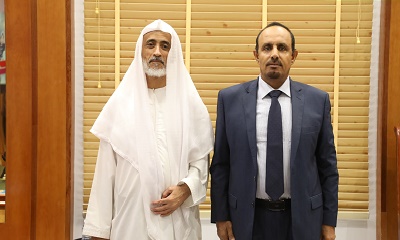 محافظ حضرموت يناقش مع مستشار وزارة الأوقاف الدكتور ناظم باحبارة تعزيز رسالة المسجد ونشر قيم الخير