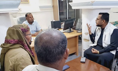 السلطة المحلية بمديرية تريم تبحث مع مؤسسة قطرات للتنمية سبل دعم التعليم الفني والمهني