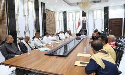 أمين عام محلي حضرموت يترأس اجتماعا موسعا لغرفتي تجارة وصناعة المحافظة