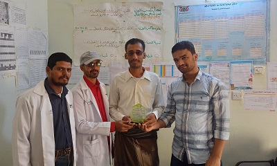 مكتب الصحة العامة والسكان بمديرية رخية يكرم الصحفي مبارك بن سنكر تقديراً لمسيرته المهنية في المديرية