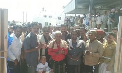 مدير عام مديرية الشحر يفتتح مصنع الربان للثلج بمديرية الشحر