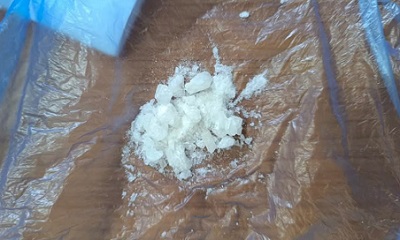 أمن الريدة وقصيعر يضبط شخصا بحوزته مادة الشبو المخدر