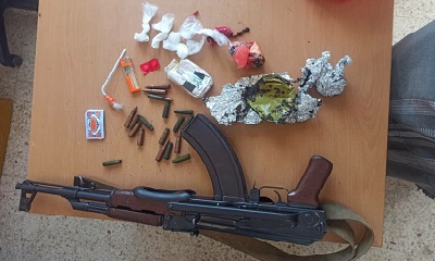 الريدة وقصيعر ..ضبط شخصين بحوزتهم مواد مخدرة بعد مطاردة مسلح