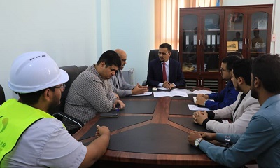 أمين عام محلي حضرموت يشهد توقيع محضر استلام مشروع تزويد مركز الإنزال السمكي بالمشروع الرابع بمنظومة الطاقة الشمسية