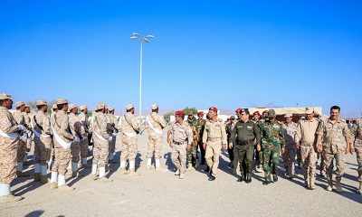 قائد المنطقة العسكرية الثانية يدشن المرحلة الأولى من العام التدريبي الجديد ٢٠٢٥م بلواء الأحقاف في المكلا