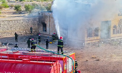 الدفاع المدني بالمكلا يخمد حريقا نشب في مصنع “ارم” للصناعات المتنوعة