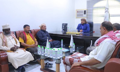 المستشار القانوني صالح التميمي يستقبل الهيئة الإدارية لنادي اللسك بمديرية تريم 