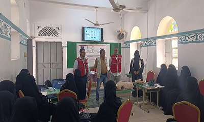 جمعية الهلال الاحمر اليمني تطلق دورة في الإسعافات الأولية بمدرسة الزبيري بسيؤن