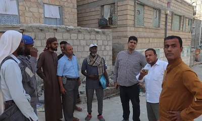 المهندس العمري يتفقد مشروع رصف الشوارع الداخلية في المكلا - خلف القديمة