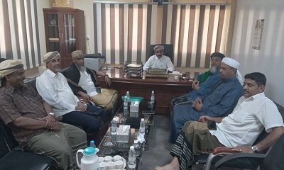 مدير عام مكتب فرع مصلحه شؤون القبائل بساحل محافظه حضرموت رئيس لجنة اصلاح ذات البين يعقد اجتماع بأعضاء اللجنة