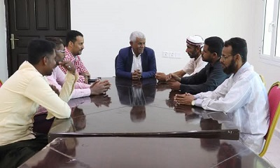 مدير عام مديرية الشحر يقف أمام إشكالات العملية التعليمية بالمديرية 