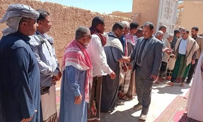 وكيل وادي حضرموت يقدم واجب العزاء في وفاة رئيس شعبة الاستخبارات بالمنطقة الثانية