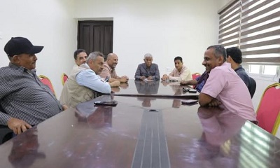 التوقيع على الاستلام النهائي لمشاريع صيانة الطرق الرئيسية الداخلية بالشحر