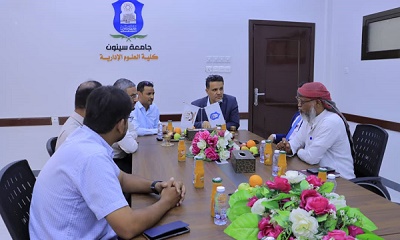 مناقشة إجراءات تجهيز موقع المحطة الجديدة50 ميقا بالغرف بوادي حضرموت خلال زيارة مدير عام الكهرباء لجامعة سيئون